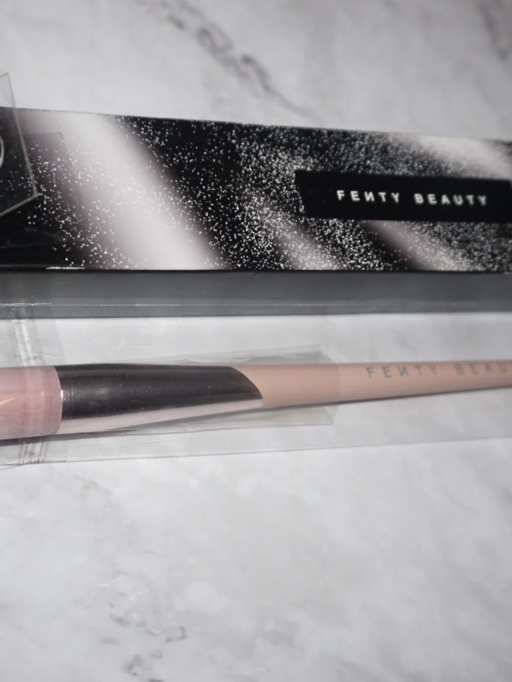 Fenty Beauty Precision Highlighter Brush 135 NEW